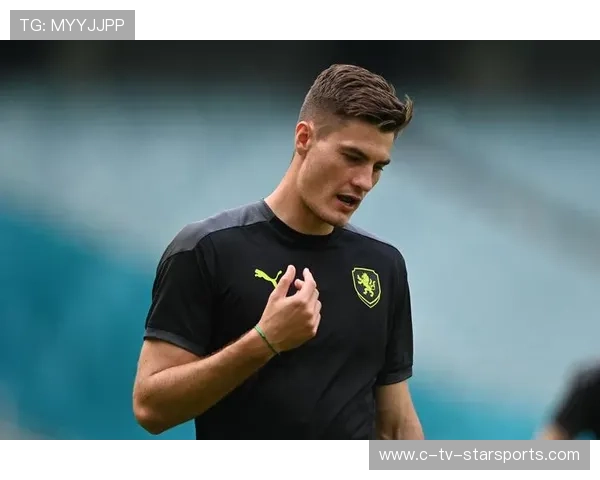 希克：新帅带来信念，后卫们率先在场上体现这种信念，希克是哪个队